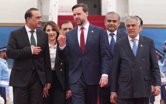 이란 "美, 동결자산 해제 합의" 백악관은 "사실무근" 보도 부인