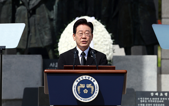 李대통령 "4·19 위대한 승리 세계 역사에 남을 민주혁명"