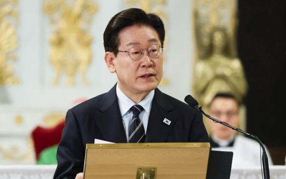 李 "6·15선언은 역사 전환점 한반도 평화의 길 포기 안 해"