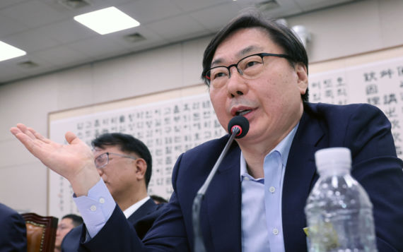 배심원 다수 "술파티 없었다" 이화영 위증 유죄…징역 4월