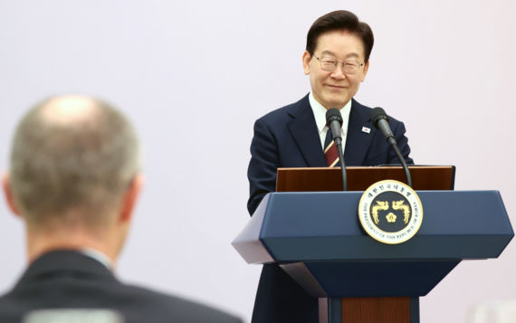 野, 李 SNS "품격 포기" 맹비판 與 "소통은 트렌드"…보완 요구