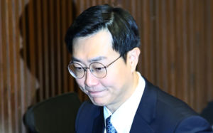 장경태 검찰 송치…준강제추행·2차가해 혐의