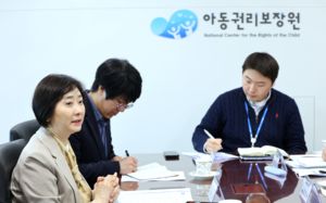 "입양 심사대기 3개월…가장 피해보는 건 아이"