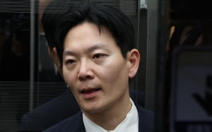 '대북송금 진술 회유' 의혹 박상용 직무정지