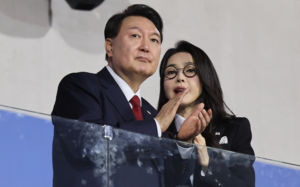 尹·김건희 첫 법정 재회…尹재판에 증인 소환