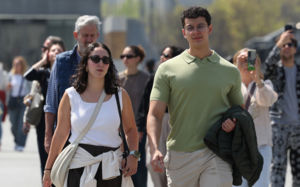 내일도 낮 최고 28도 '초여름 날씨'…큰 일교차 주의