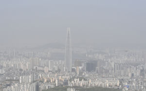 전국 미세먼지 '나쁨'…남부·제주 황사비 가능성