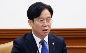 노동장관 "단기근로자 대상 공정수당 도입"