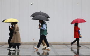 낮엔 덥고 밤엔 비…15도 안팎 일교차 주의