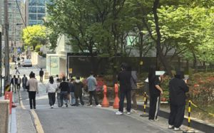 골목길은 '몸살'…테헤란로 금연거리의 두 얼굴