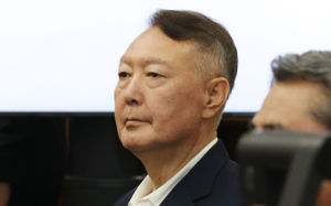 尹 내란 2심 첫 재판…기피신청에 진행 불투명