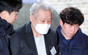'통일교 청탁' 건진법사, 항소심 징역 5년