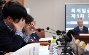 최저임금위 재가동…도급제 놓고 줄다리기