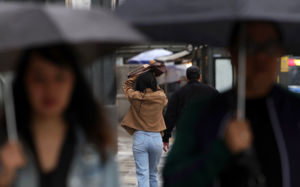 "우산 챙기세요" 내일 전국에 비…강풍 주의