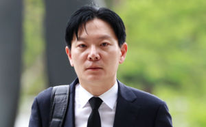 박상용 "무기한 직무정지는 위법" 국민 청원