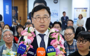 정근식, 서울교육감 당선 확실…재선 성공
