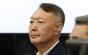 종합특검, 尹 '반란죄' 불기소 검토…이중기소 우려