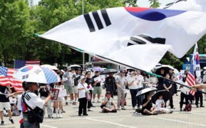개표소 시위 열흘째…강요·폭행 관련 신고도
