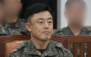 '정보사 명단 유출' 문상호, 1심 징역 2년