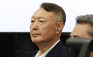 尹, '명태균 무상 여론조사' 1심 징역 2년