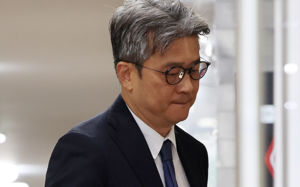 '도이치 수사 무마' 이창수 前중앙지검장 재판행