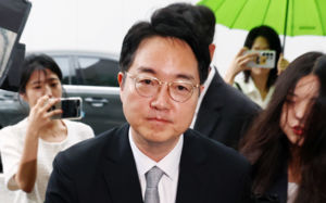 '내란 가담 의혹' 심우정 前검찰총장 재판행