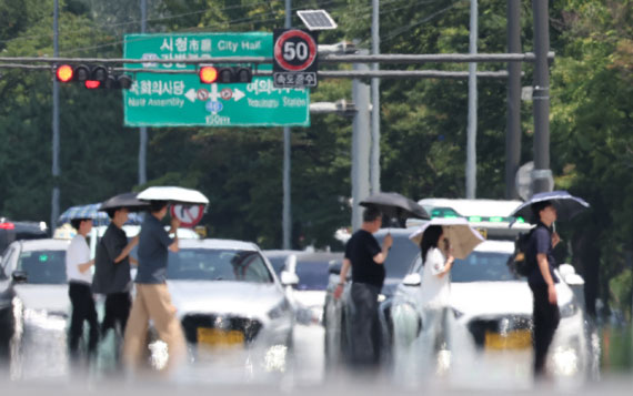 '처서 매직' 없어…당분간 최고 35도 폭염