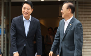 "용산공원 일부 활용" vs "전체 공원화 원칙"