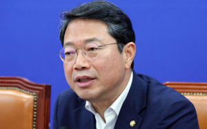 김승원 법무 지명…'공소취소 논란' 시험대