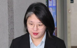 진보계도 반발…용혜인 논란 속 첫 출근 주목