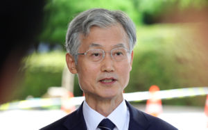조희대 복귀 "재제청 논의 경과 듣고 발표"