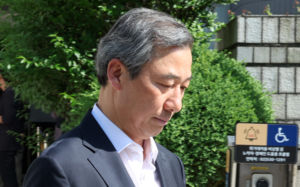 윤재순·임종득, '인사개입 혐의' 1심 공소기각