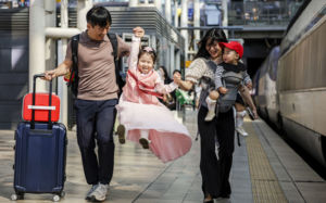 추석 연휴 첫날 귀성길 '안개 조심'…낮 최고 30도