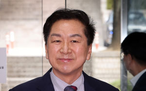 '김건희 명품 선물' 김기현 징역 1년 구형