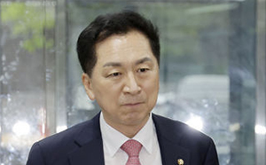 특검, '김건희 명품선물' 김기현 징역 1년 구형