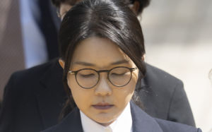 구속만기 앞둔 김건희…특검, 추가영장 요청