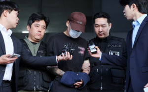 장모 살해 김성우, 구속 송치…경찰, 보복살인 인정