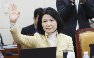 헌재, '이진숙 국감 제척' 효력 일부 정지