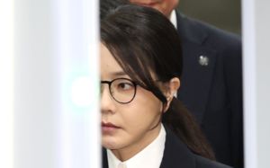김건희 구속심문 40분만 종료…"치료 받고파"