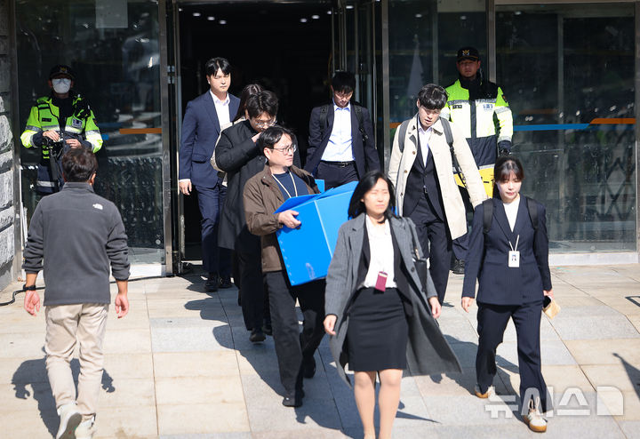 특검, 올림픽공원 진입…투표용지 검증 착수