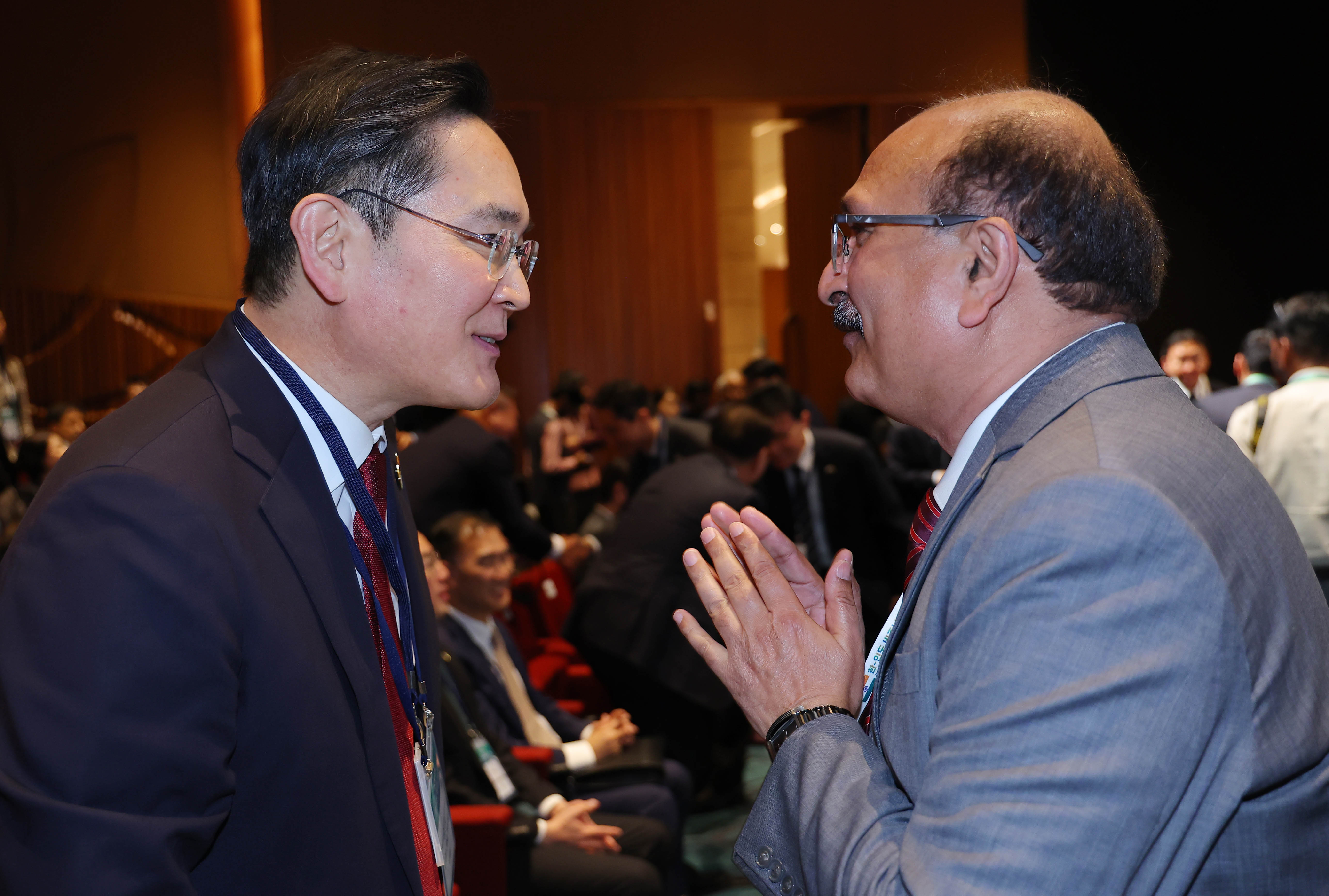 14억 인도 시장 잡아라