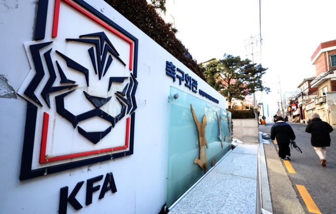 정몽규 '아시안컵 유치' FIFA 일방 통보에 제동