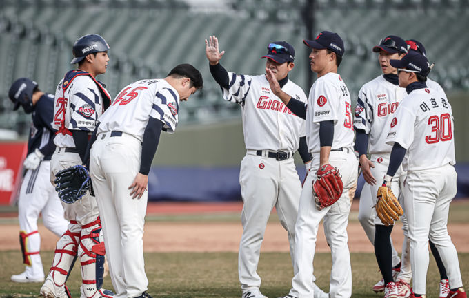 봄바람 타고 가을야구 갈까 롯데, 시범경기 1위 확정