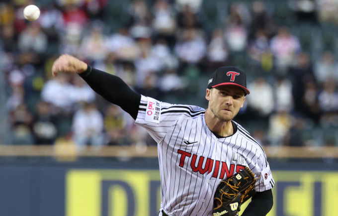 흔들린 LG '원투펀치' 톨허스트는 3이닝 7실점