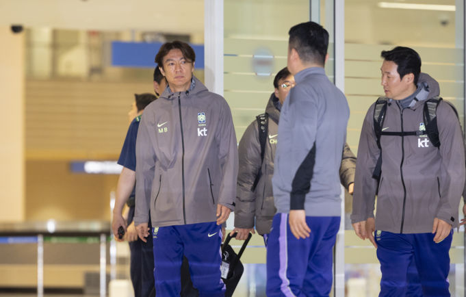 홍명보호 씁쓸한 귀국 "보완할 점 확인했다"