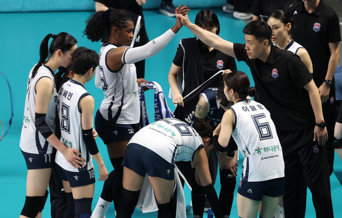 챔프전 직전 사령탑 내친 도로공사의 결말은 준우승