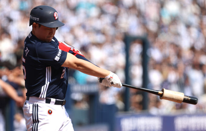 타격왕 방망이 언제 터지나 양의지 침묵에 답답한 두산