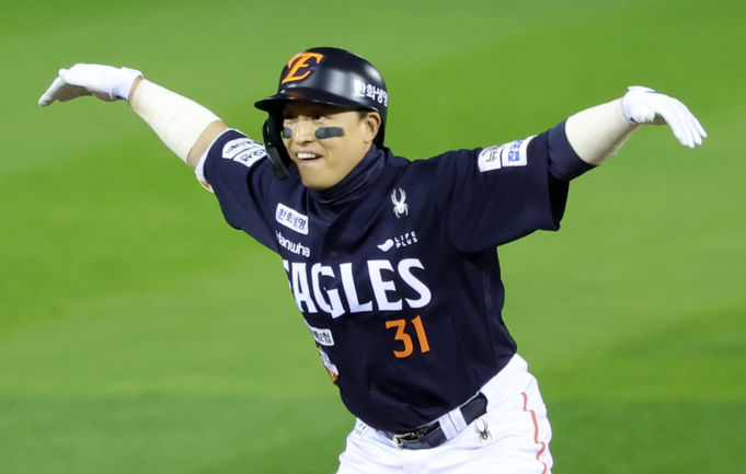 '안타왕' 손아섭, 두산 간다&nbsp;이교훈+1.5억에 트레이드