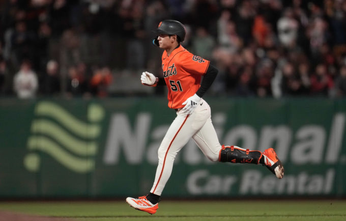 이정후, 제대로 상승세 탔다 시즌 2호 홈런·3안타 폭발