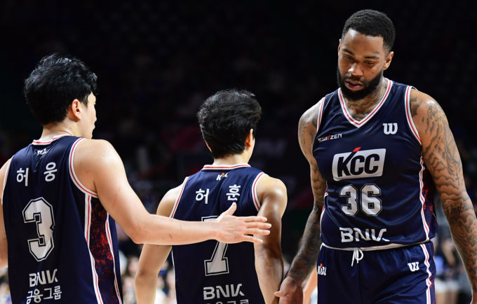 KCC, 챔프전까지 '1승' 정관장과 4강 PO서 승리